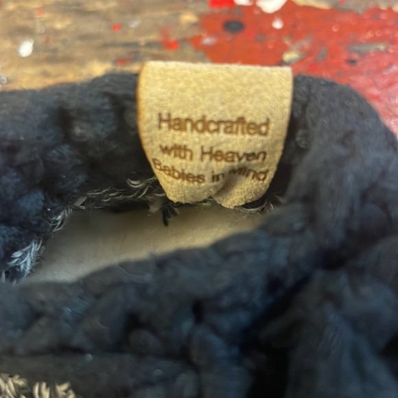 Josiah and Co. Black and White Knit Baby Booties Size 0-6M - Picture 10 of 14